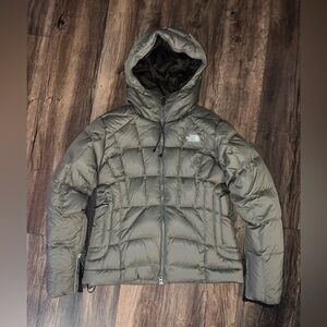 Women’s Size MEDIUM NorthFace 600 Down Filled Puffer Coat.